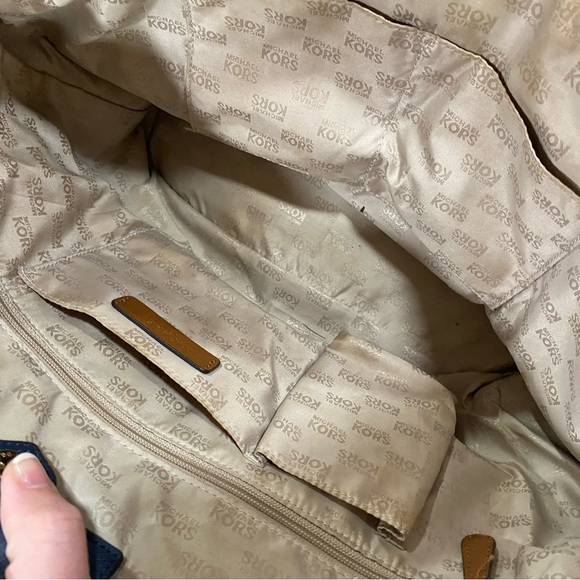 Michael Kors Summer Blue & White Tote - Picture 4 of 5